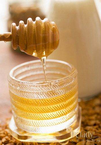 蛋清蜂蜜面膜，牛奶蜂蜜面膜，蜂蜜面膜怎么做