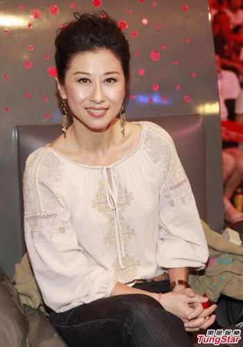 叶倩文老公无视妻子绯闻图片