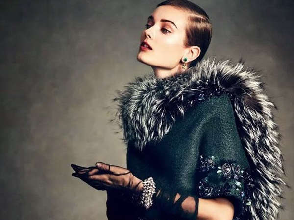 超模登日版《Vogue》 诠释最时尚皮草搭配