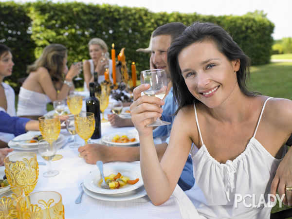 订婚戒指和结婚戒指可以通用吗