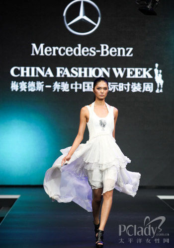 引领时尚 驰骋潮流 梅赛德斯-奔驰冠名赞助中国国际