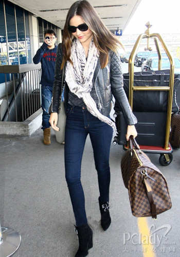 机车皮衣女星时刻偏爱 打破沉静rock扮帅