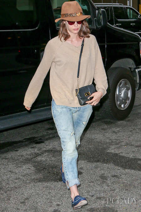 欧美最新街拍拼速度 明星早把秋装穿上身