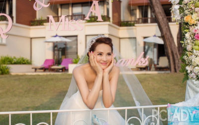 伊能静4套婚纱50万 有个随时说买买买的老公真好啊!