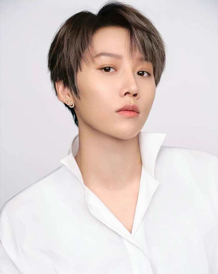 迪奥肌活蕴能系列|刘雨昕的年轻「肌」密